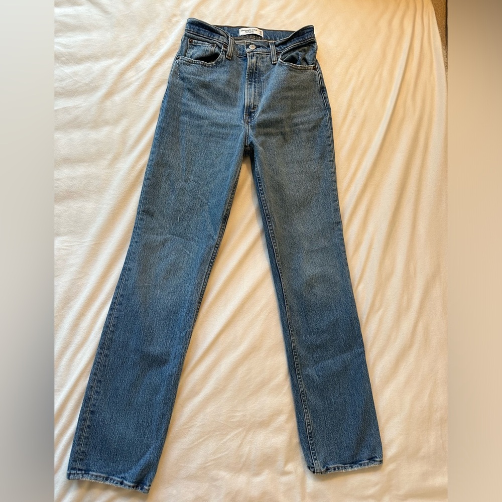 Abercrombie 90s Straight Ultra High Rise Jeans